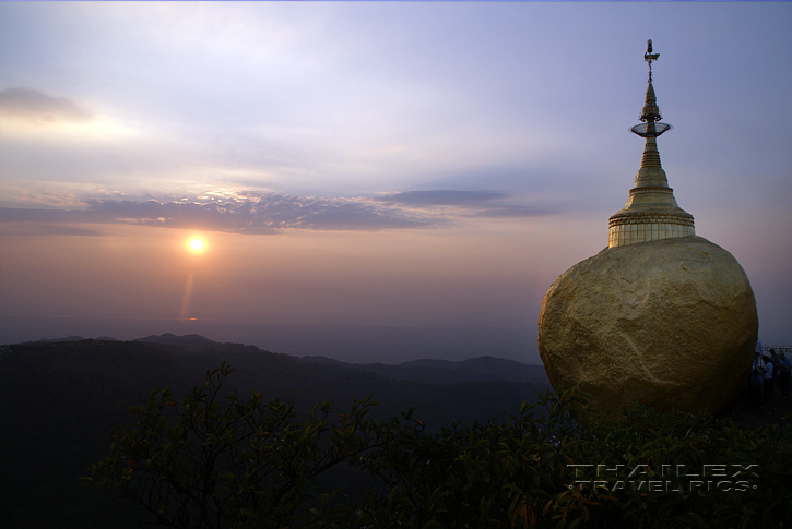Golden Rock Sunset, Kyaihtiyo (Myanmar)